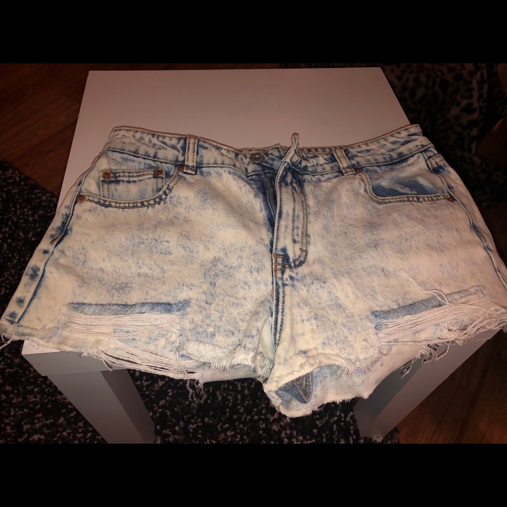 Jean cutoffs